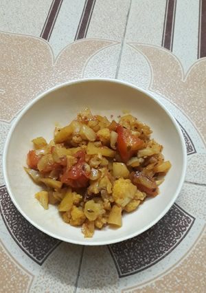 ફ્લાવર -બટાકાનું શાક(Cauliflower potato sabji recipe in gujarati) રેસીપી મુખ્ય ફોટો