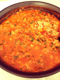 Una foto de Arroz blanco en salsa Napolitana con bolitas de carne de ternera