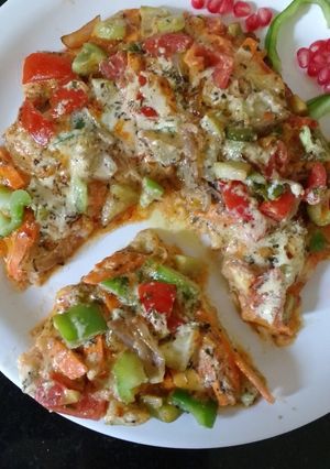 A picture of Healthy juniors.... Lauki Uttapam Pizza.