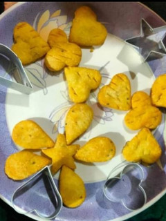 नमक पारे (Namakpare recipe in hindi) रेसिपी मुख्य फोटो