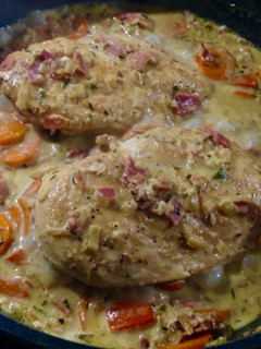 A picture of Creamy chicken breasts.