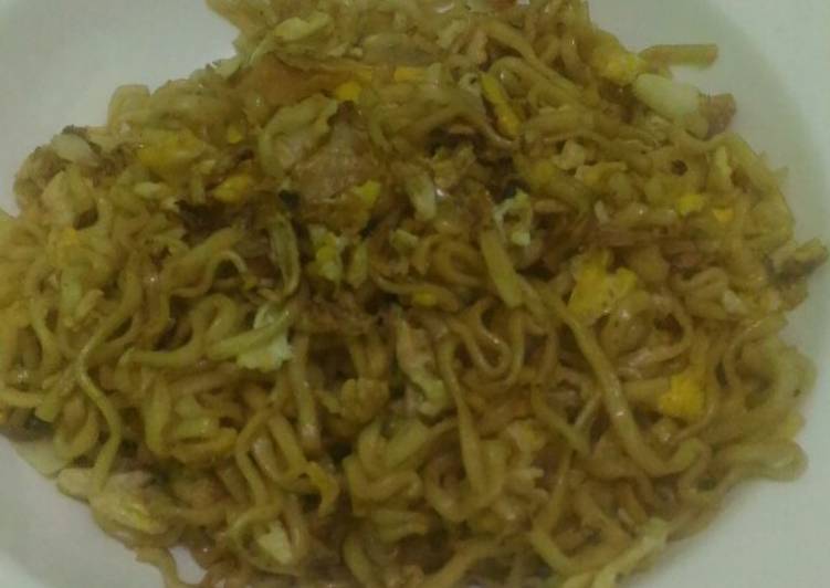 BakMi goreng telur