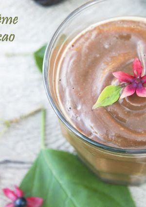 Une photo de Smoothie crème à l'avocat et cacao cru