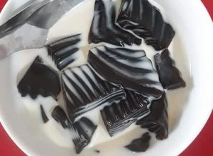 Hình của món Thạch đen sữa chua.