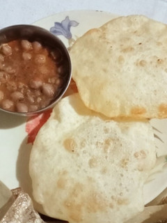 छोले भटूरे (chole bhature recipe in Hindi) रेसिपी मुख्य फोटो