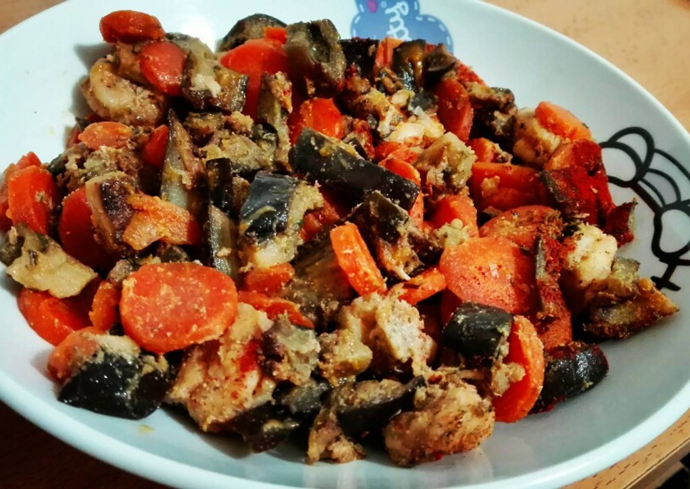Zanahorias con berenjenas y gambas