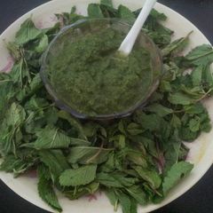 A picture of Raw mango green chutney.