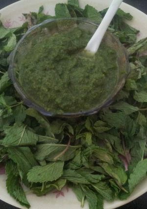 A picture of Raw mango green chutney.