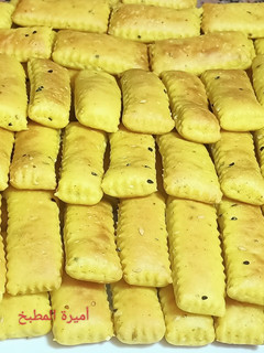 صورة لوصفة قراقيش الكركم و حبة البركة 🥖🥖