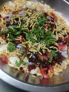 ચપપટી ભેળ (Chatpati Bhel Recipe In Gujarati) રેસીપી મુખ્ય ફોટો