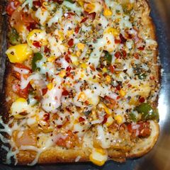 A picture of Bread Pizza.