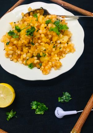 साबूदाना खिचड़ी(Sabudana Khichdi recipe in Hindi) रेसिपी मुख्य फोटो
