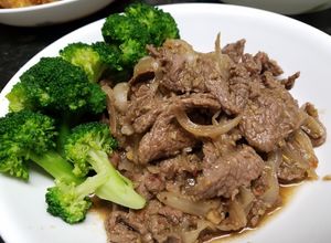 Hình của món Thịt Bò Xào Sả Cay.