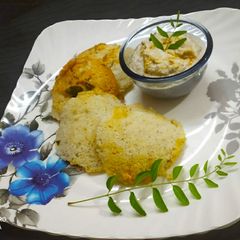 A picture of Samak rice Idli with Peanut chutney.