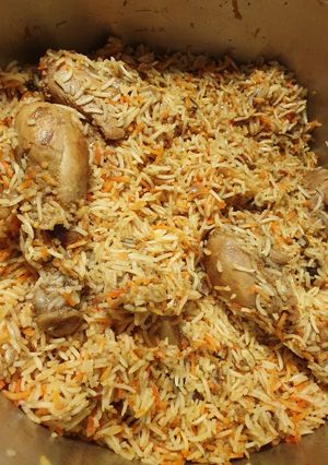 A picture of Chicken biryani.