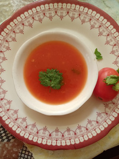 ટોમેટો સૂપ (Tomato Soup Recipe In Gujarati) રેસીપી મુખ્ય ફોટો