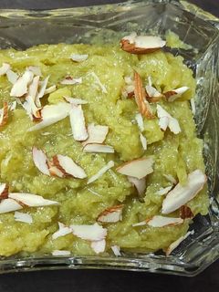 દૂધી નો હલવો(Dudhi Halwa Recipe in Gujarati) રેસીપી મુખ્ય ફોટો