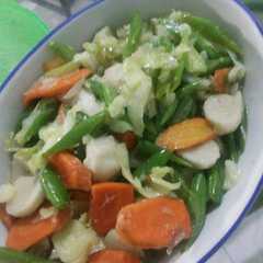 A picture of Tumis bakso ikan + wortel dan buncis.