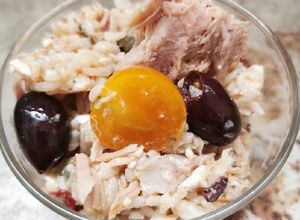 Una foto de Ensalada de arroz con atún