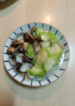 絲瓜蛤蠣湯 的食譜成品照片