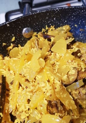 A picture of Banana peel curry.