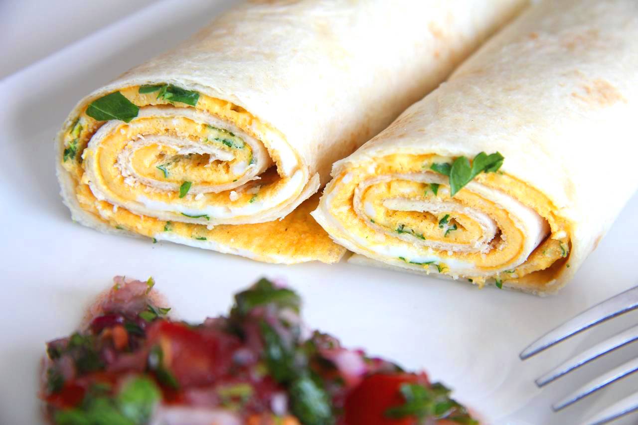 Tortillába csavart tojásrántotta recept recept fotó