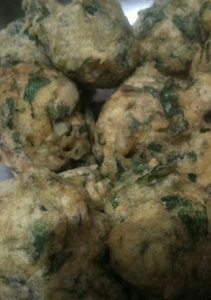 મેથીના ગોટા (Methi Gota Recipe In Gujarati) રેસીપી મુખ્ય ફોટો