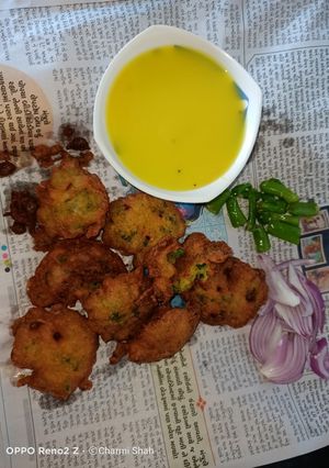 મેથી ના ગોટા (Methi Gota Recipe In Gujarati) રેસીપી મુખ્ય ફોટો
