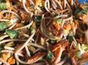 Una foto de fideo con zapallito