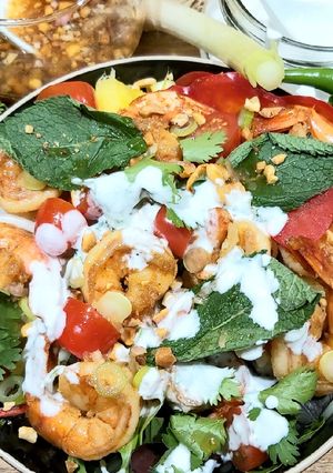 Une photo de 🥗Salade thaï aux crevettes/ananas
