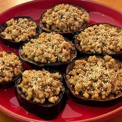 A picture of Nasu No Misoyaki (Eggplant with chicken and miso sauce).