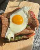 Bữa Sáng Ngon Với Sandwish, Bacon, Trứng, Cheese