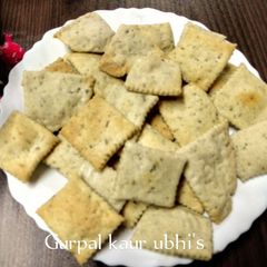 A picture of Twilight Garden crackers.
