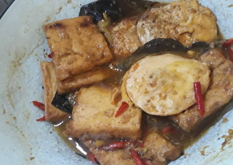 Semur pedes tahu telur
