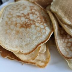Scotch pancakes (drop scones) A picture of Scotch pancakes (drop scones).