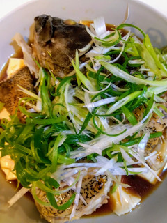 清蒸全魚佐豆腐(低醣生酮餐)(家常菜)(電鍋/清蒸料理) 的食譜成品照片