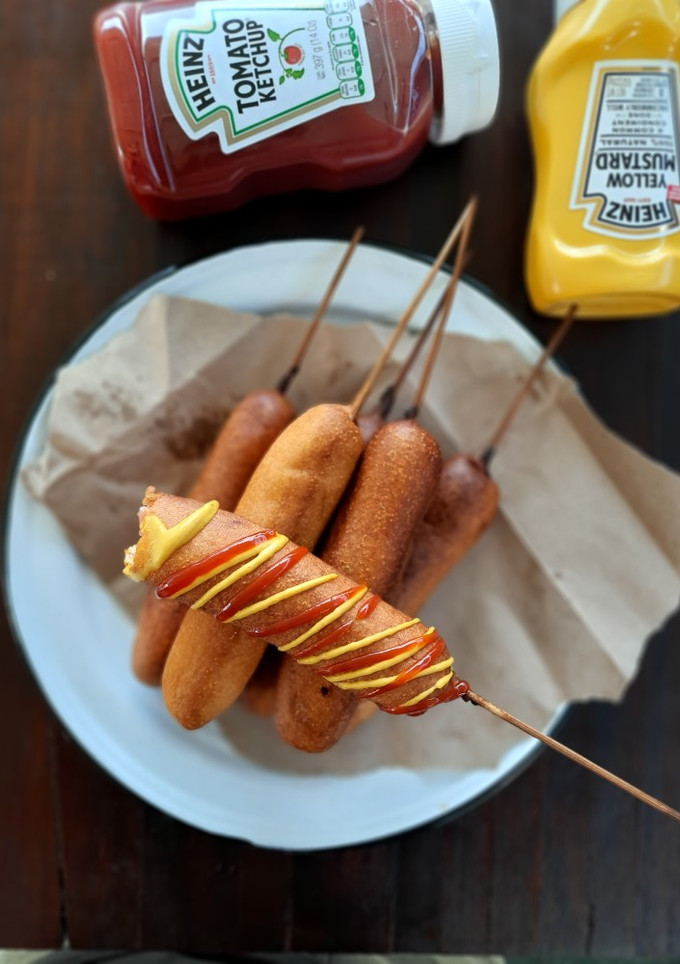 Una foto de Corn dogs