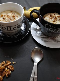 केला और अखरोट का मग केक (kela aur akhrot ka mug cake recipe in Hindi) रेसिपी मुख्य फोटो