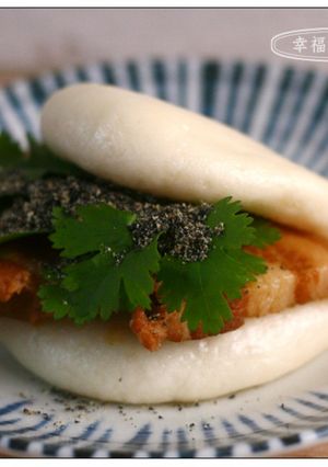 A picture of Rice Gua Bao.