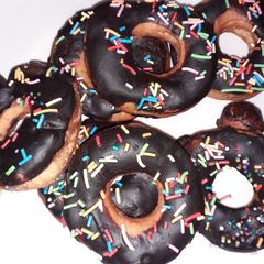 A picture of Chocolate glazed doughnut.