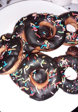 A picture of Chocolate glazed doughnut.