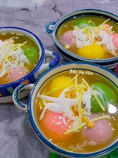 Hình của món Chè trôi nước 4 màu tự nhiên từ rau củ quả.