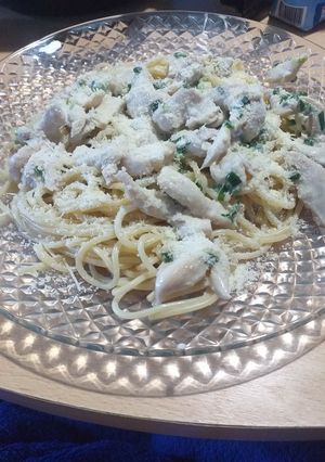 Una foto de Fideos con pollo al verdeo