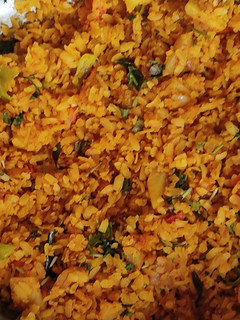 પૌઆ બટાકા (Poha Bataka Recipe In Gujarati) રેસીપી મુખ્ય ફોટો