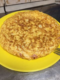 Una foto de Tortilla de coliflor y bacon
