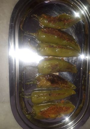ભરેલા મરચાં (Bharela Marcha Recipe In Gujarati) રેસીપી મુખ્ય ફોટો
