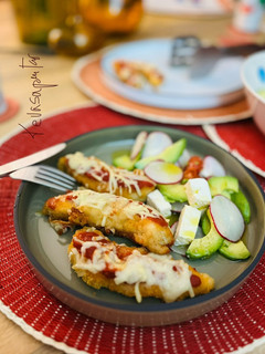 Una foto de Milanesas de solomillo de pollo en cecofry 🐣 🍅 🧀