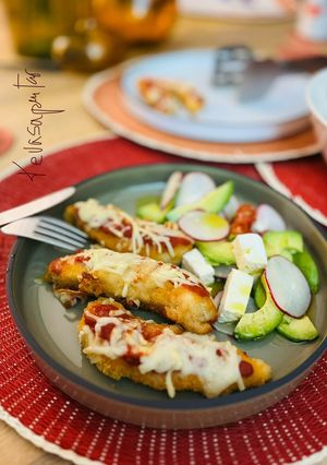 Una foto de Milanesas de solomillo de pollo en cecofry 🐣 🍅 🧀