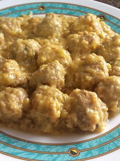 Una foto de Albóndigas en salsa de almendra