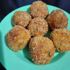 A picture of Bola Bola AYAM WORTEL [Ide Bekal Sekolah].